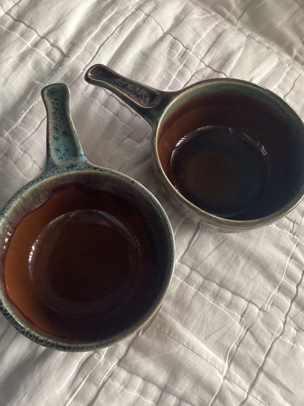 VINTAGE SUNBURST CANADA GLAZED POTTERY SET OF TWO ONION SOUP/SHEPHERD’S PIE DISH
